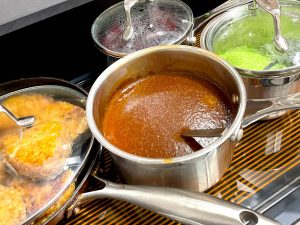 Wallenbergare 50/50 med potatispuré och grönärtscrème | Fastfood, Café & Restaurant Expo 2024